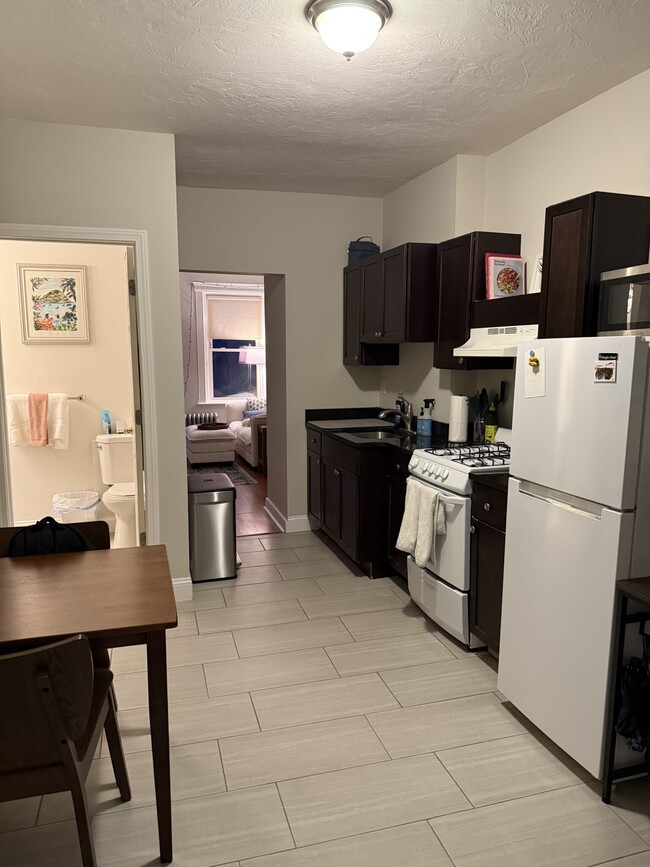 Building Photo - 70 Joy St