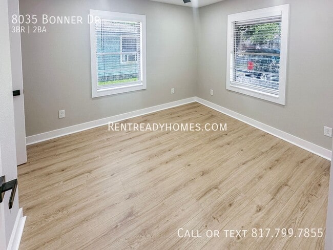 Building Photo - 8035 Bonner Dr