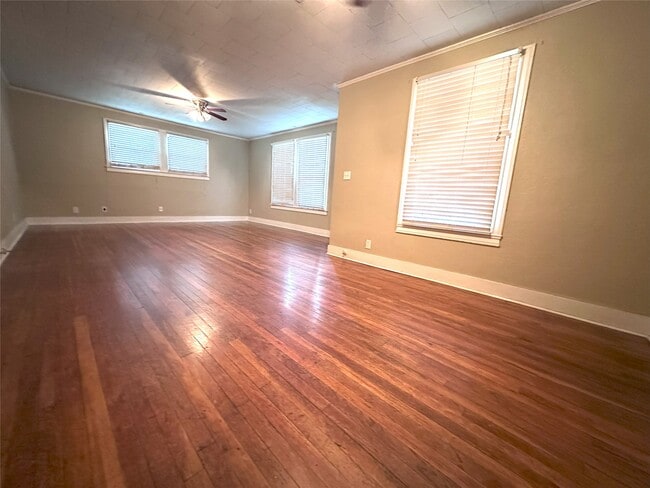 Foto del edificio - 502 E Church St