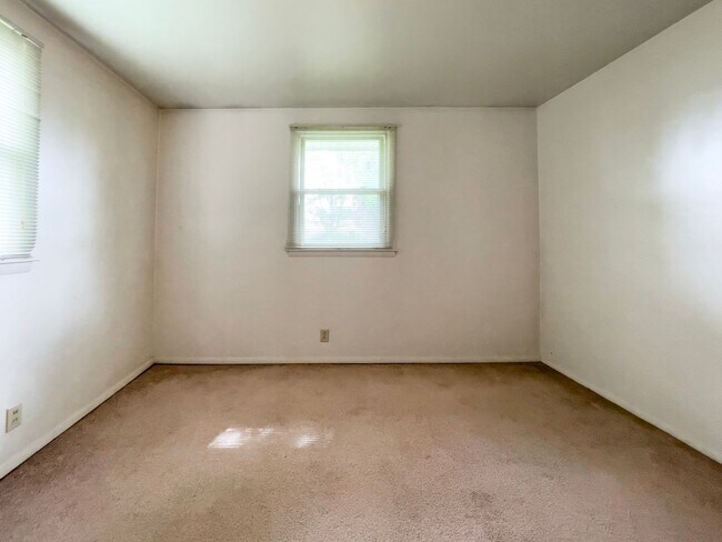 Foto del edificio - 8306 & 8308 W Butternut Rd