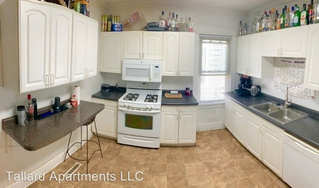 Building Photo - 6 br, 2 bath  - 1125 Bowen Ct.