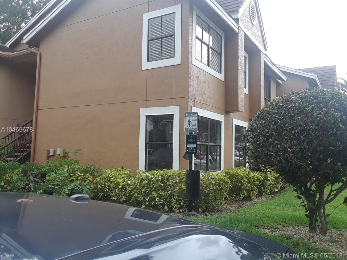 10670 SW 156th Pl, Miami, FL 33196 Condo for Rent in Miami, FL