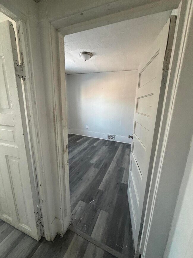 Building Photo - 2605 N 16th St