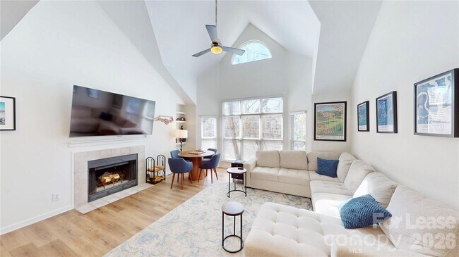 Foto del edificio - 521 N Graham St