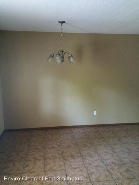 Foto del edificio - 5705-5707 Elmwood Pl