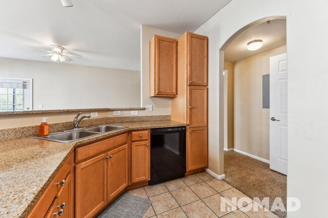 Foto del edificio - Charming 2BR Condo in Parker