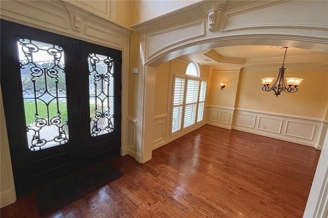 Building Photo - 330 Knollcrest Ct