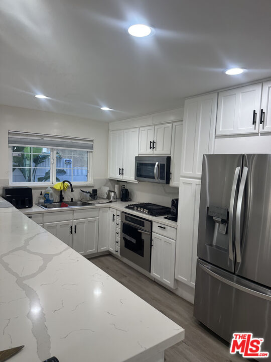 Foto del edificio - 19700 Blythe St