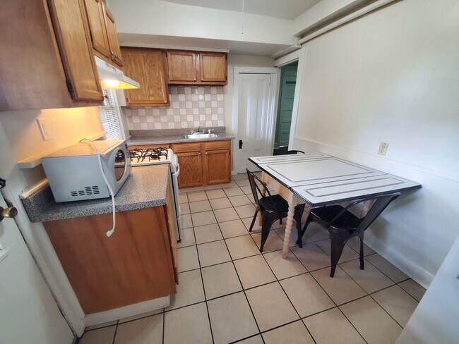 Kitchen - 523 E Buffalo St