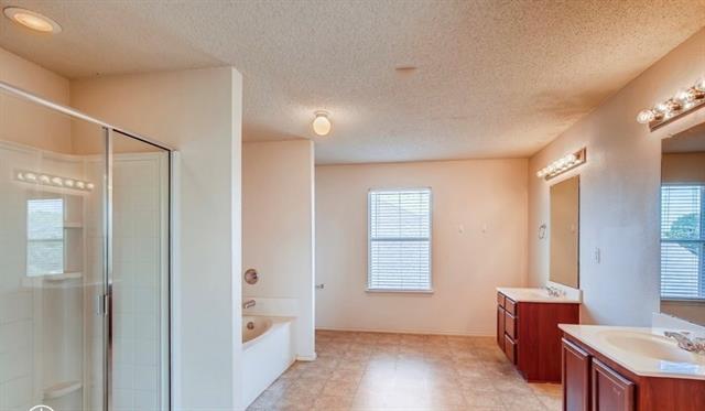 Building Photo - 10840 Braemoor Dr