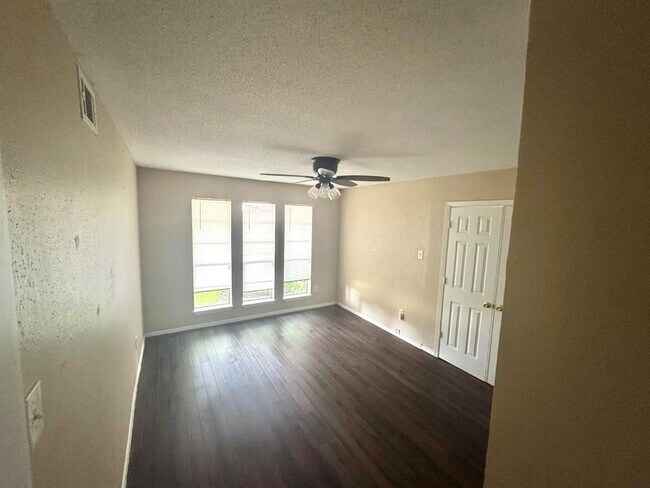 Building Photo - 19226 Plantain Dr