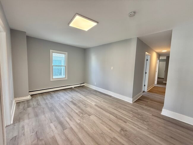 Foto del edificio - 748 Maple St