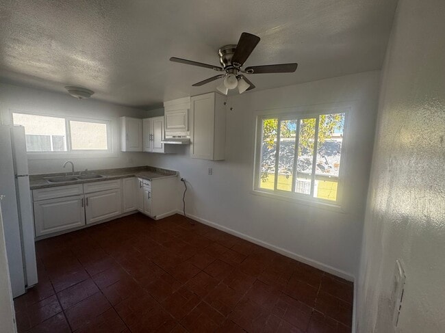 Building Photo - 1499 W 35th Pl
