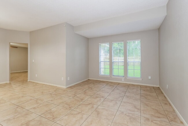 Building Photo - 12603 Mill Ridge Dr