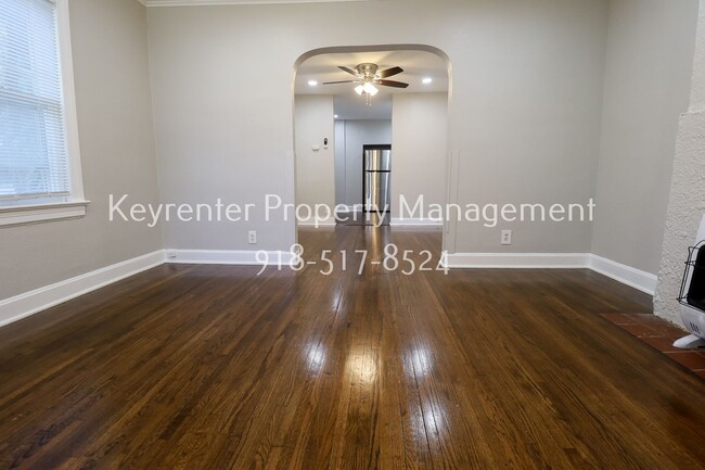 Building Photo - 345 S Zunis Ave