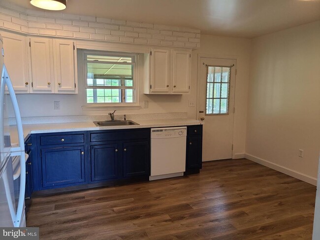 Building Photo - 4801 Regal Ln