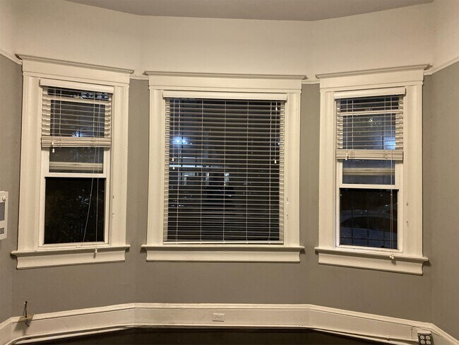 Building Photo - 354 Peralta St