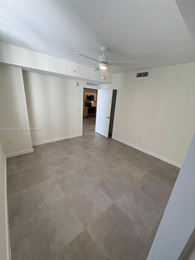 Foto del edificio - 16395 Biscayne Blvd