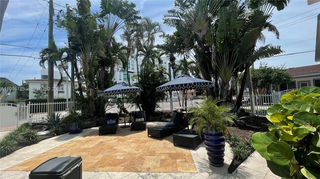 Foto del edificio - 7710 Harding Ave