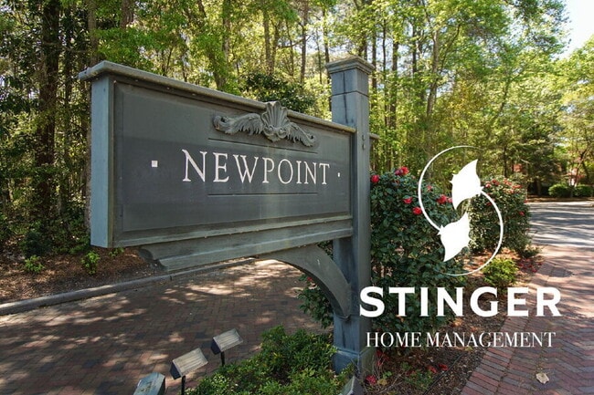 Building Photo - 14 Hayek St