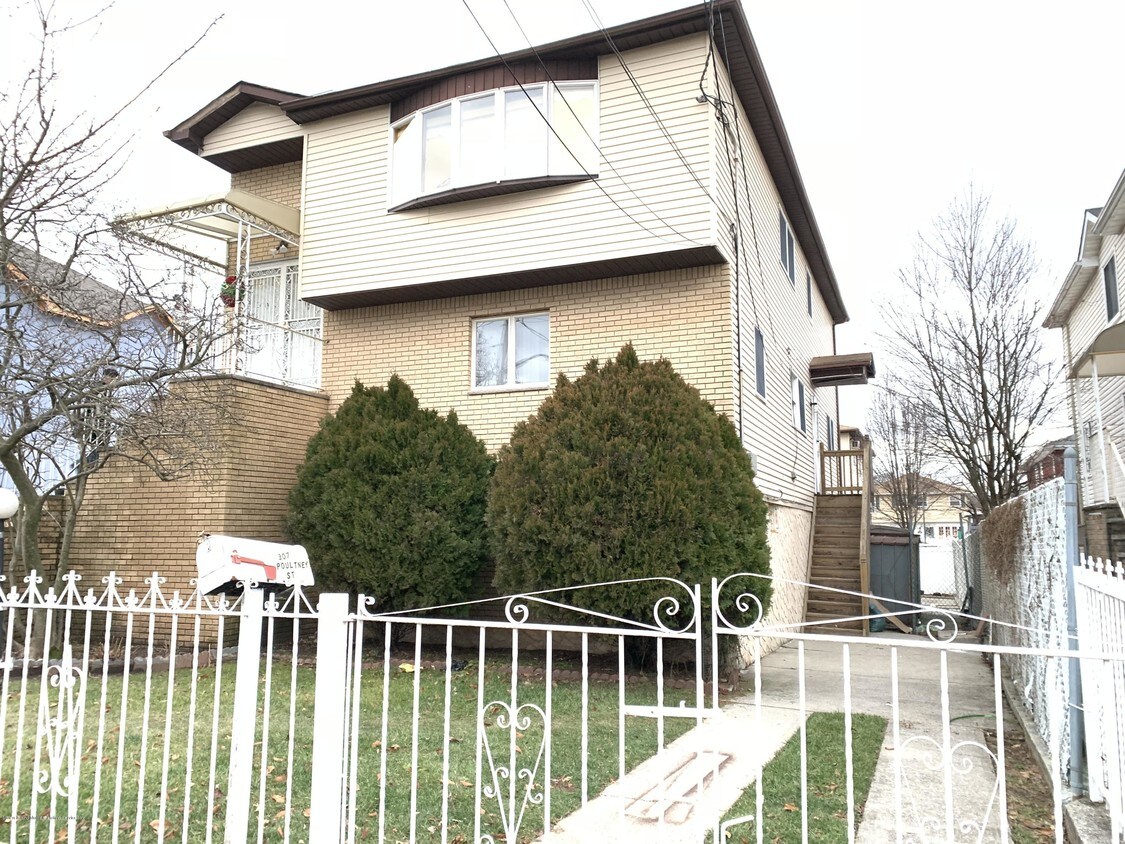 Foto principal - 307 Poultney St