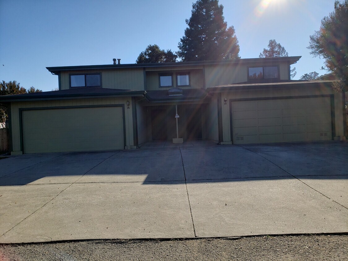 2 bd 2 ba + loft duplex townhome - 28 Canyon Pl