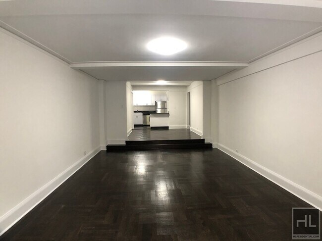 Foto del edificio - EAST 38 STREET