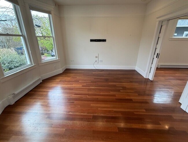 Foto del edificio - BRIGHT 2-BEDROOM TOWNHOME FOR RENT IN CHERRY HILL!