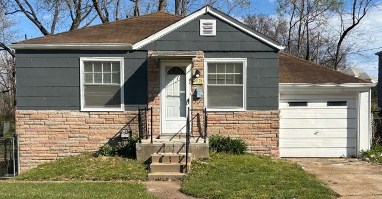 Primary Photo - 2 Bedroom