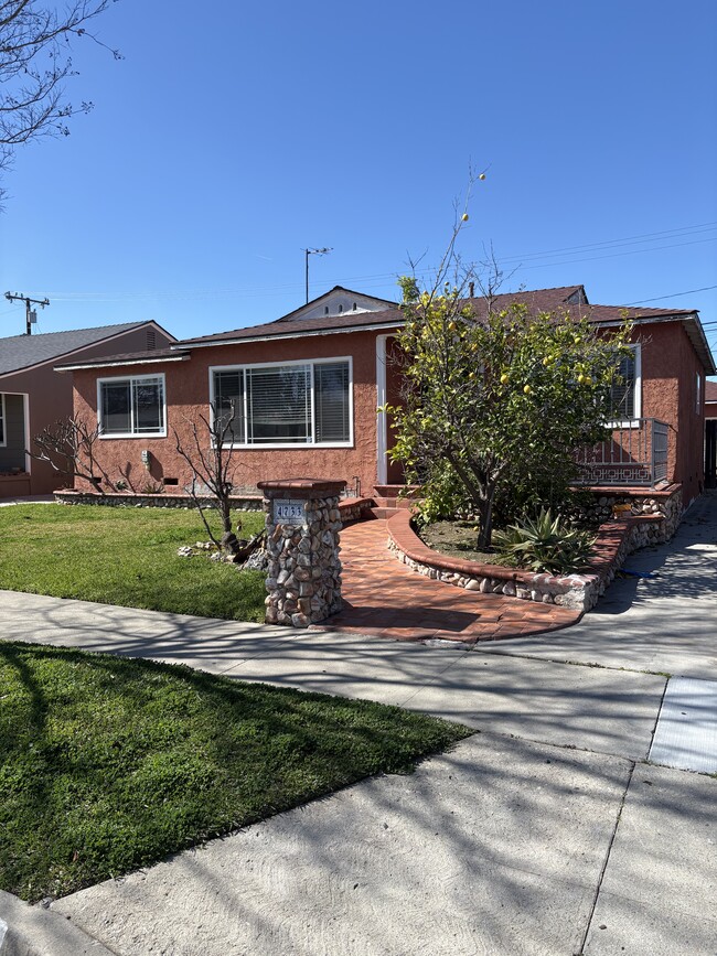 Building Photo - 4733 Levelside Ave