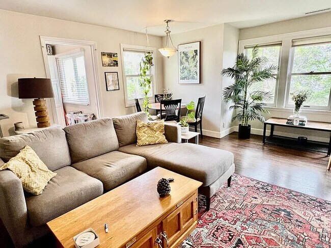 Foto del edificio - 1426 Bath St