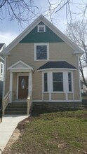 Building Photo - 1427 3rd Ave SE