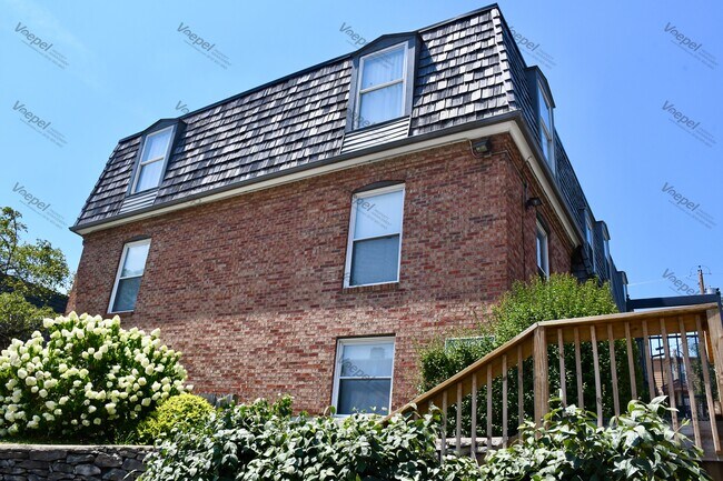 Foto del edificio - 4724 Belleview Ave