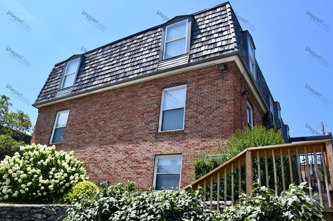 Building Photo - 4724 Belleview Ave