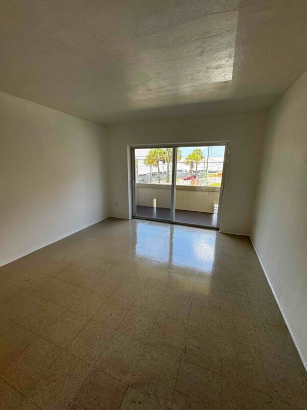 Foto del edificio - 2408 NW 16th St Rd