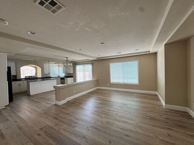 Foto del edificio - Charming 3-Bedroom Home on a Cul-de-Sac wi...