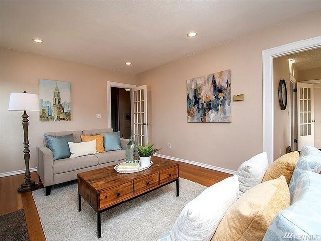 Building Photo - Charming Ballard Home with Modern Upgrades...