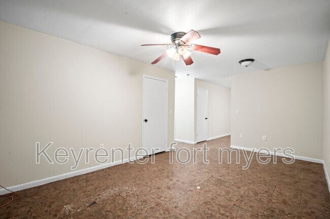 Building Photo - 322B Louise Ave