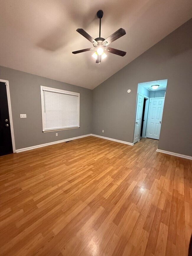 Building Photo - Charming 3-Bedroom Home with Large Lot
