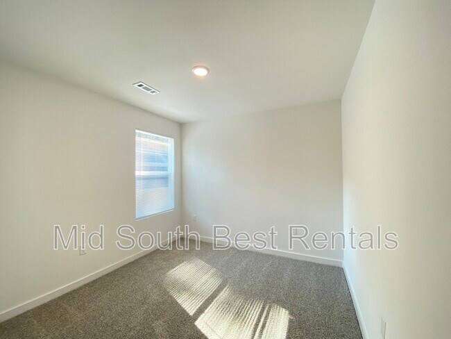 Building Photo - 8405 Oxford Valley Dr