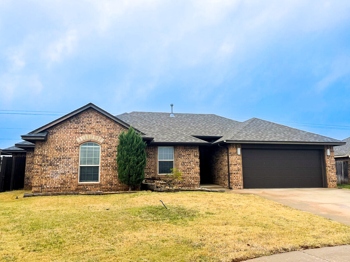 Primary Photo - 2413 SW Edinburough Dr