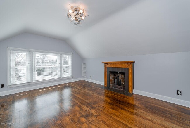 Building Photo - 2011 Woodbourne Ave