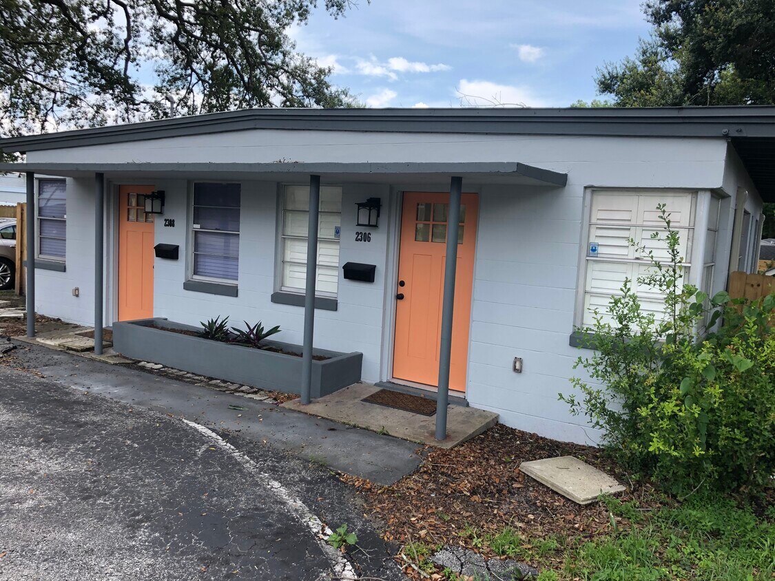 Foto principal - 2306 E Central Blvd