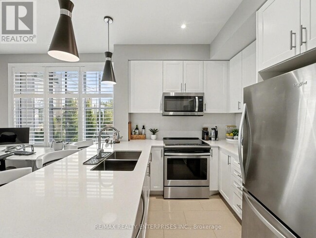 Building Photo - 657 Cricklewood Dr.