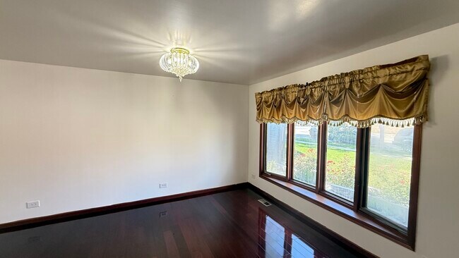 Foto del edificio - 14631 Knox Ave