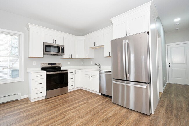 Foto del edificio - Remodeled 3 bedroom 1  bathroom 2nd Floor