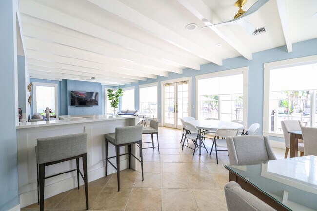 Foto del edificio - 3606 S Ocean Blvd