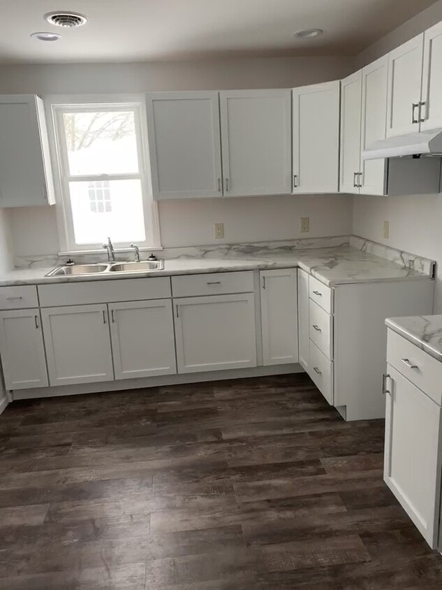 1992 Baird Ave, Galesburg, IL 61401 House Rental in Galesburg, IL