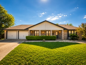 Building Photo - 807 Bass Cir