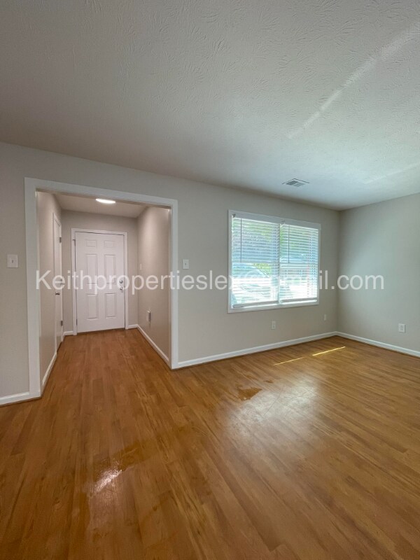 Building Photo - 2205 Overland Ct